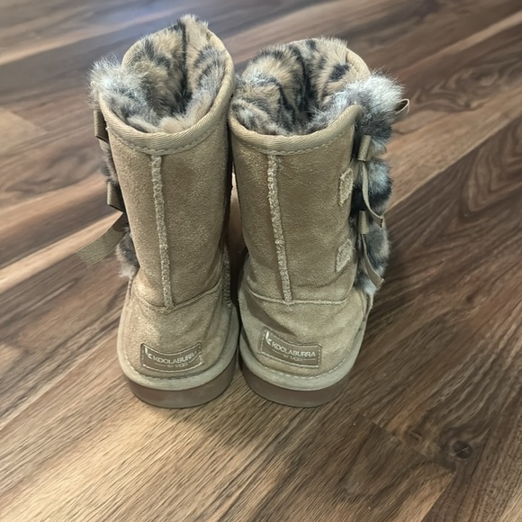 Koolaburra by Ugg Leopard Fur Bow Detail size 3 - Picture 3 of 4